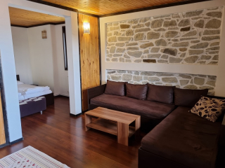 TRIFON ZAREZAN - ACCOMMODATION